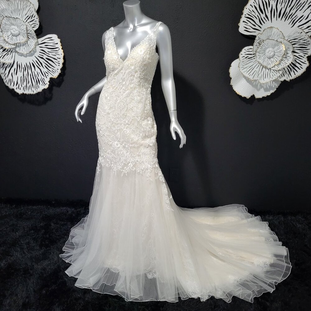 NWT~$1595~MON CHERI~8/10~IVORY EMBROIDERED MERMAID FIT & FLARE WEDDING DRESS